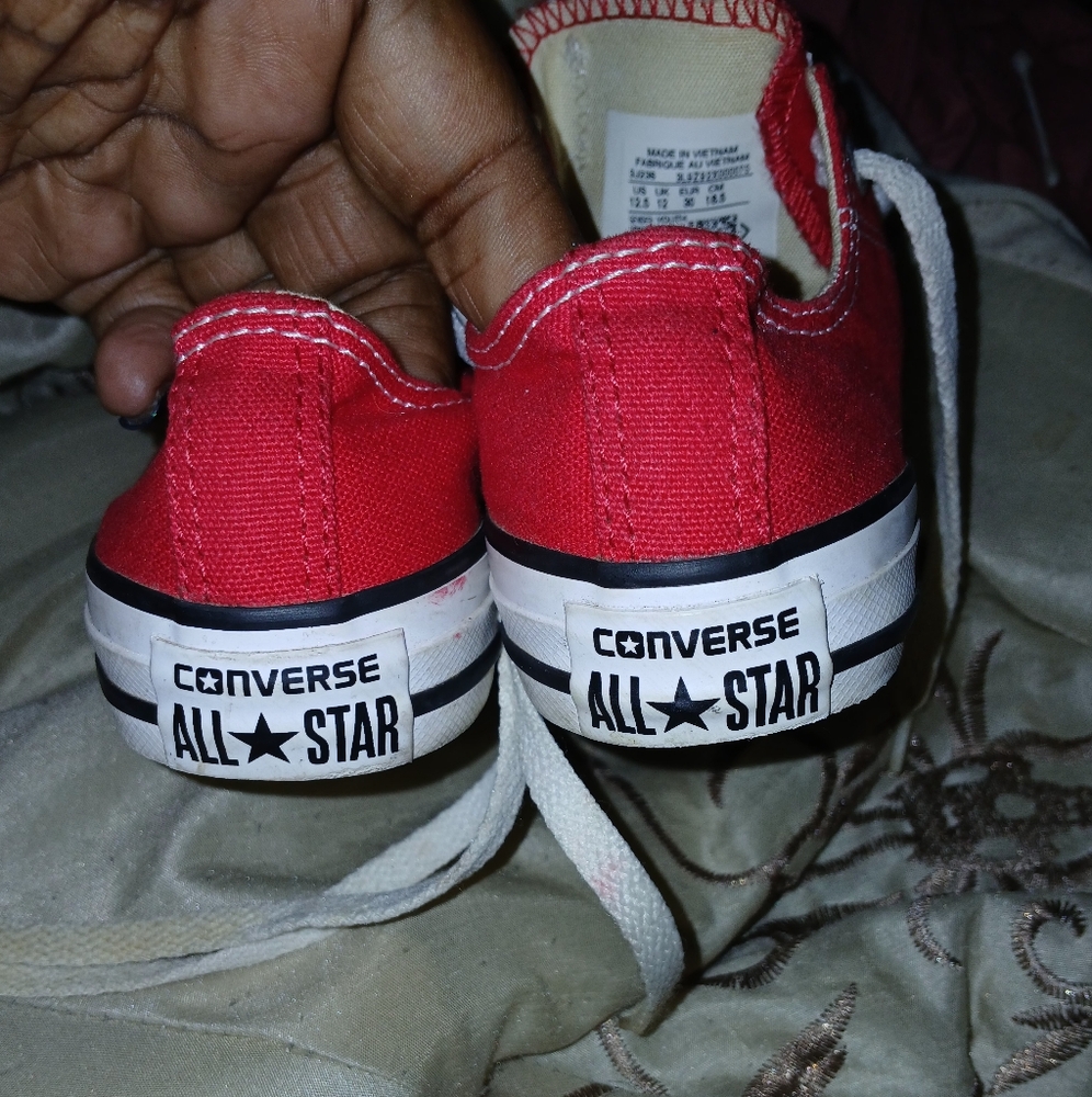 Converse - Picture 2 of 3